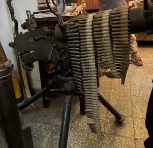 Secuestran gran cantidad de armamento de una finca en Chicoana - Image 3